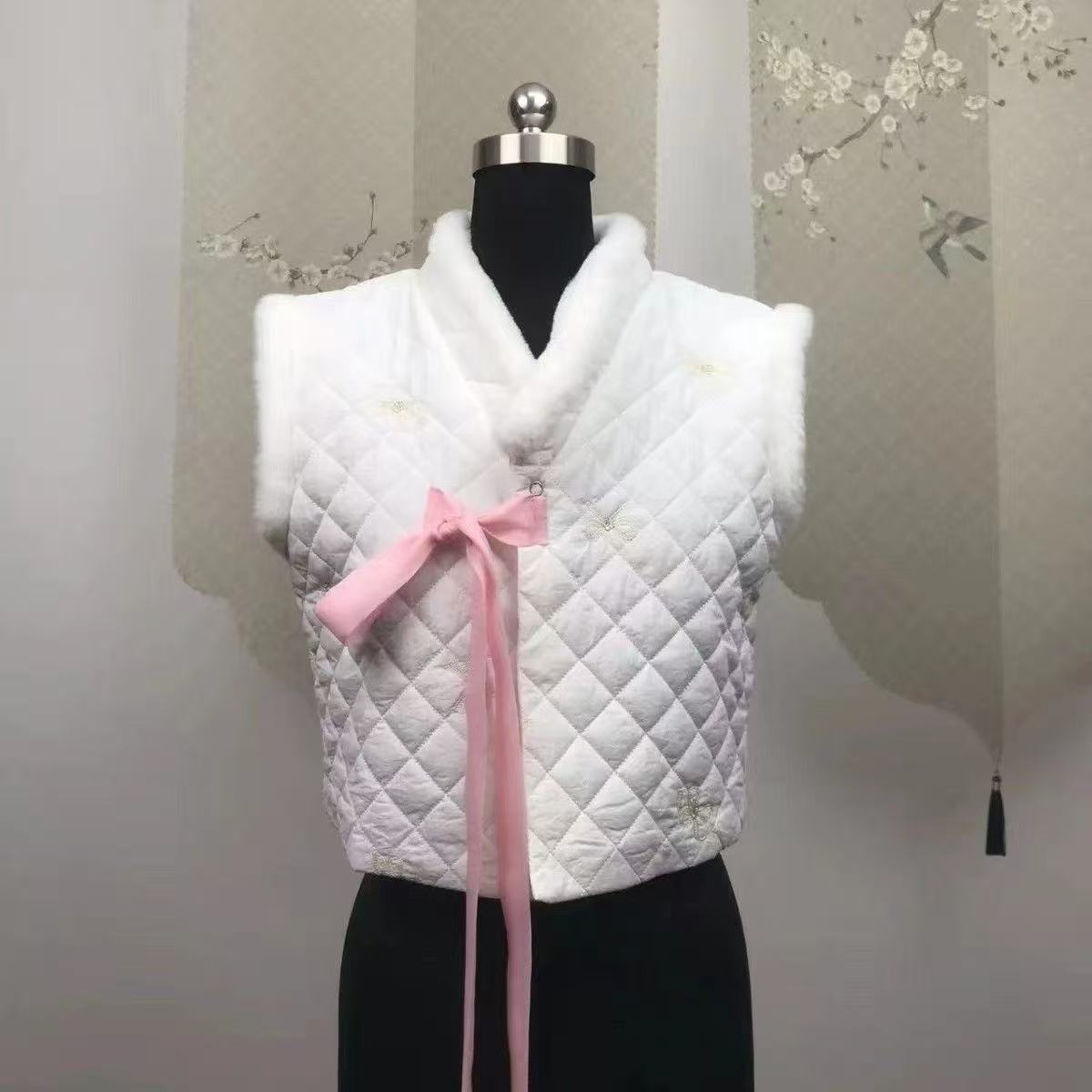 Winter Clothing Looks - Rompi Hanbok Musim Dingin Pakaian Tradisional